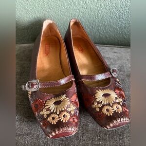 Pikolinos Floral Embroidered Brown Leather Mary Jane Flats